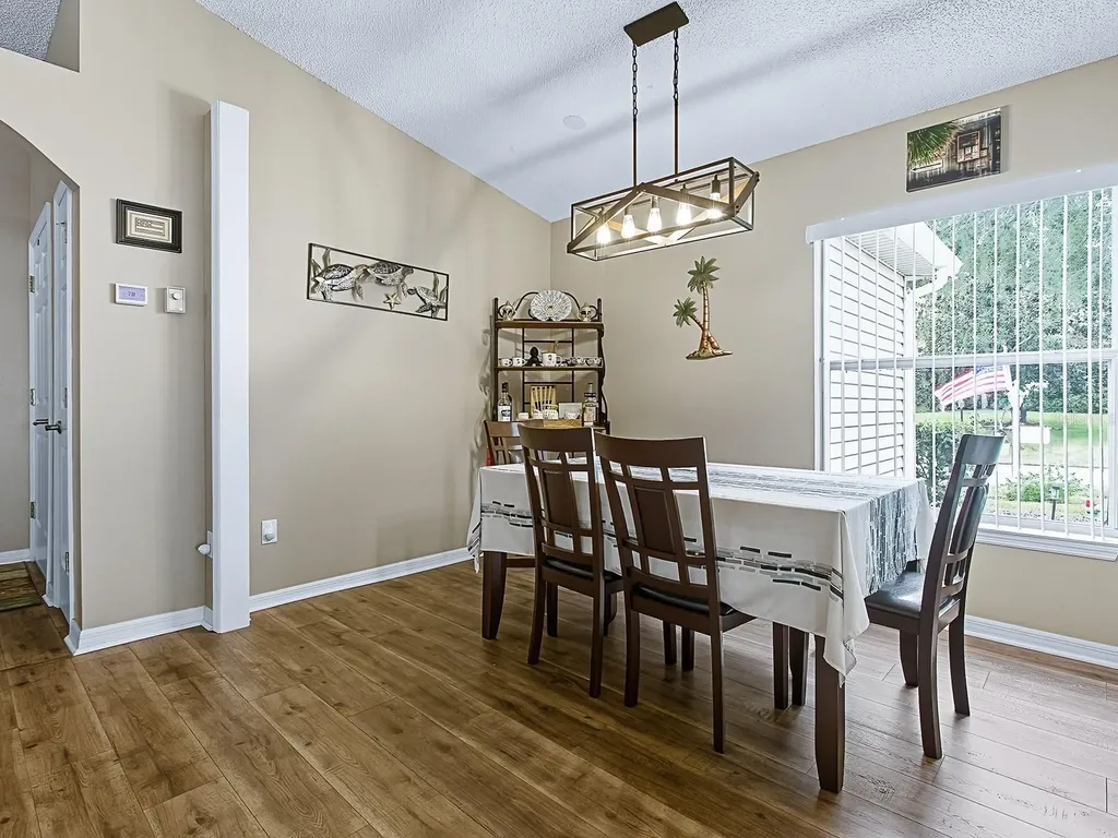 4949 Sawgrass Lake Circle Leesburg FL 34748