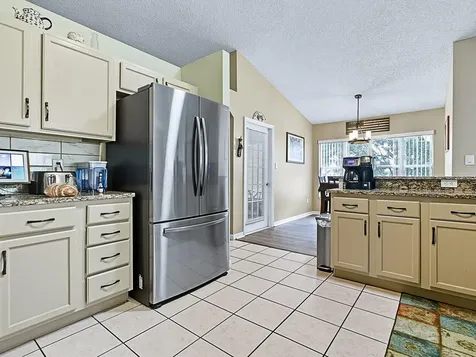 4949 Sawgrass Lake Circle Leesburg FL 34748