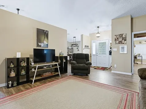 4949 Sawgrass Lake Circle Leesburg FL 34748