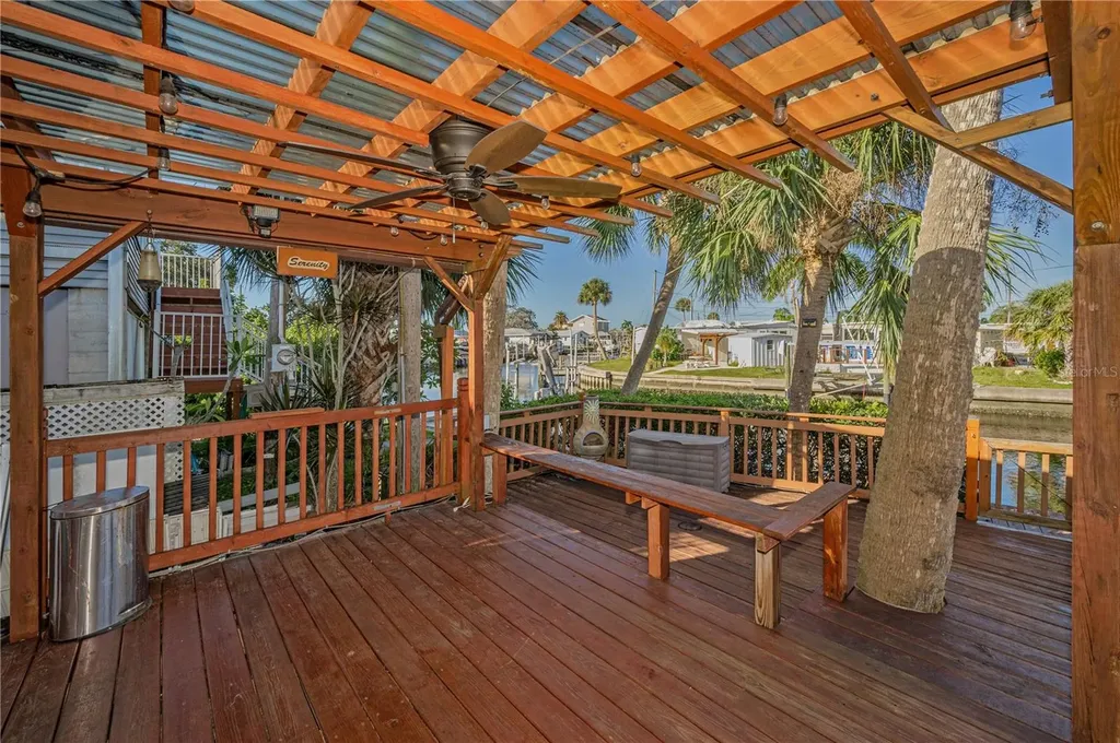 4288 86th Way N St Petersburg FL 33709