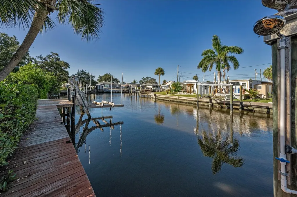 4288 86th Way N St Petersburg FL 33709