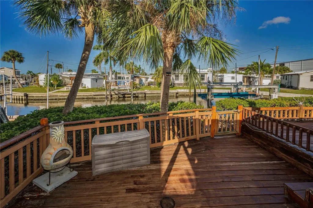 4288 86th Way N St Petersburg FL 33709