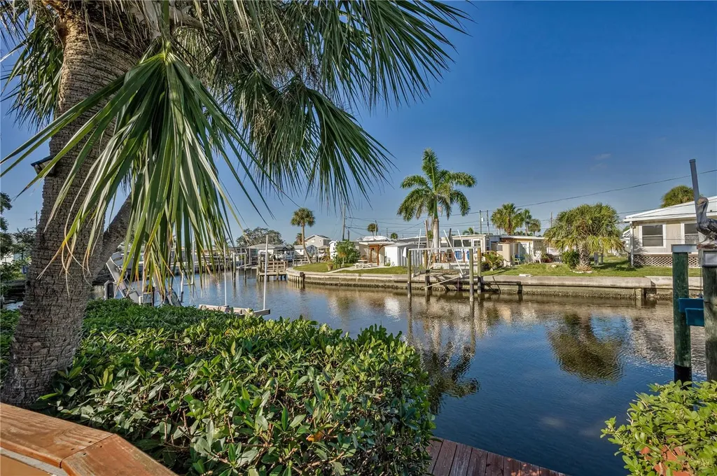 4288 86th Way N St Petersburg FL 33709