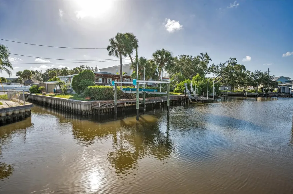 4288 86th Way N St Petersburg FL 33709