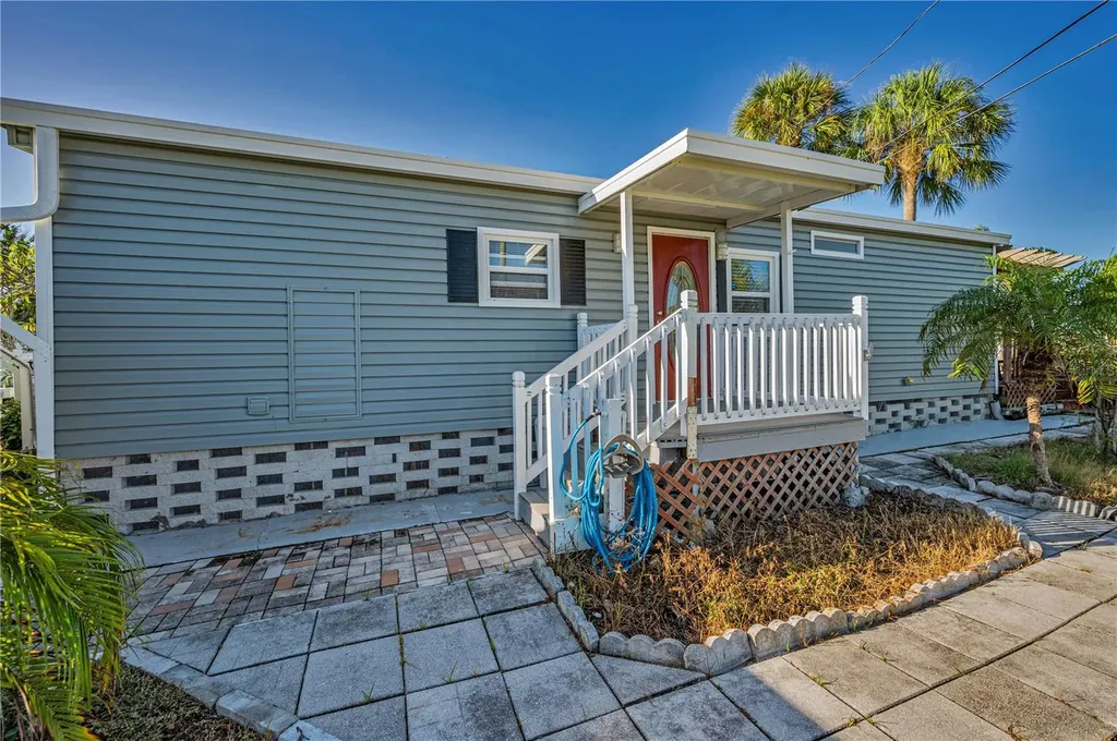4288 86th Way N St Petersburg FL 33709