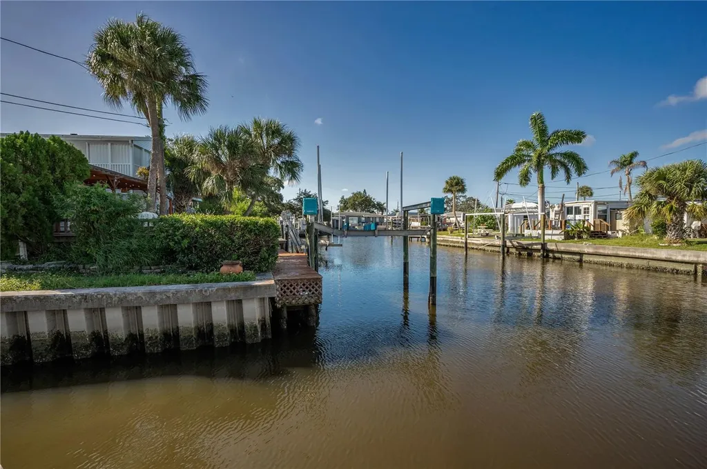 4288 86th Way N St Petersburg FL 33709