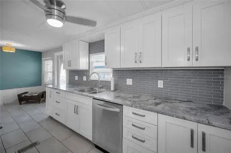 4288 86th Way N St Petersburg FL 33709