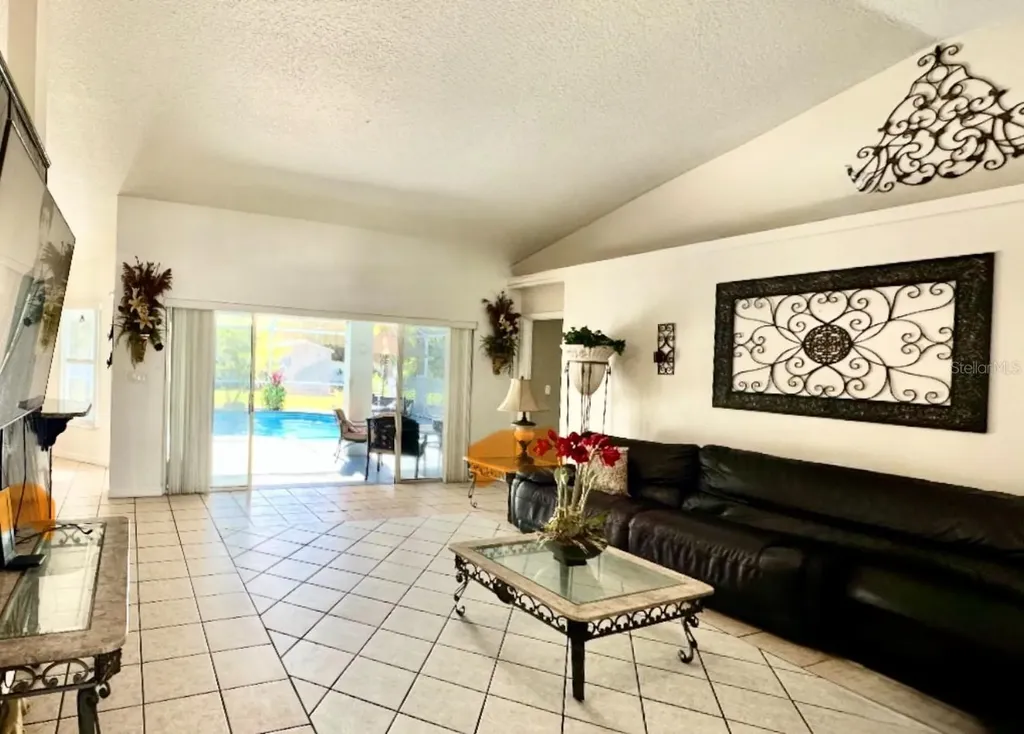 918 San Paulo Way Kissimmee FL 34758