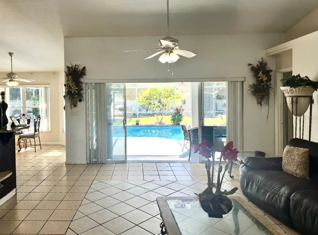 918 San Paulo Way Kissimmee FL 34758
