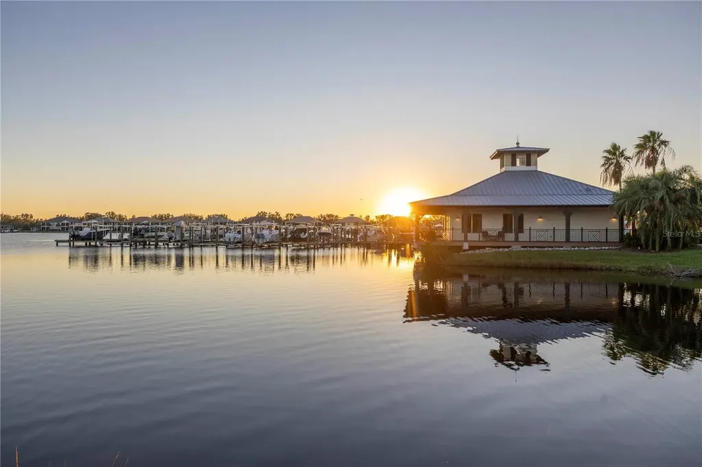 1030 Tidewater Shores Loop Bradenton FL 34208