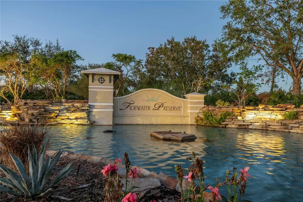 1030 Tidewater Shores Loop Bradenton FL 34208