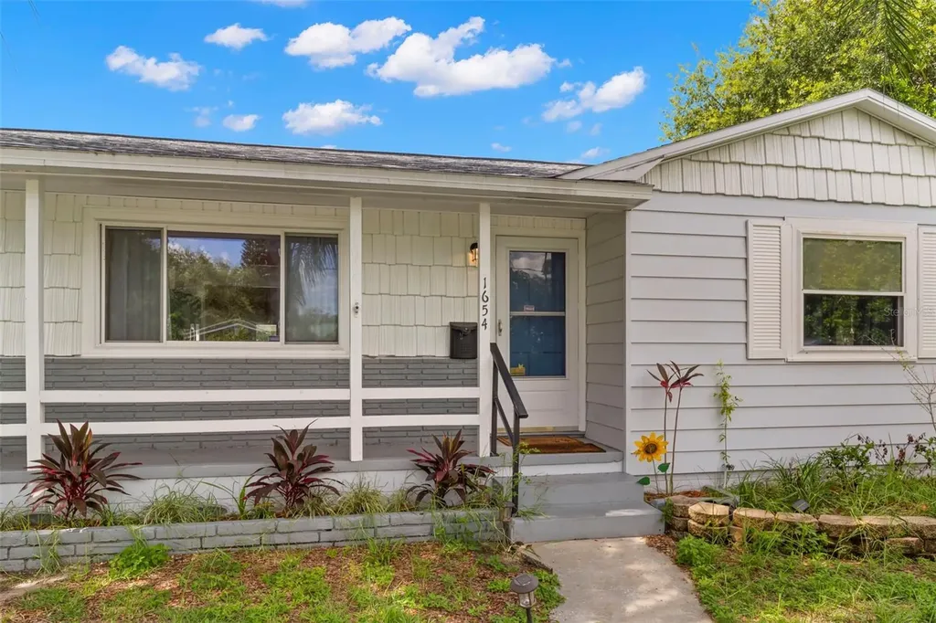 1654 50th Avenue N St Petersburg FL 33714