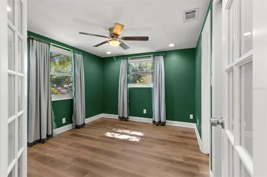 1654 50th Avenue N St Petersburg FL 33714