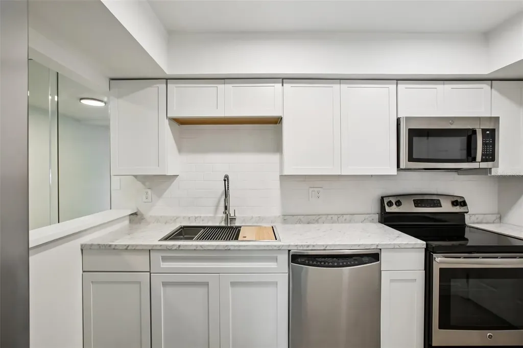2906 Lichen Lane Clearwater FL 33760