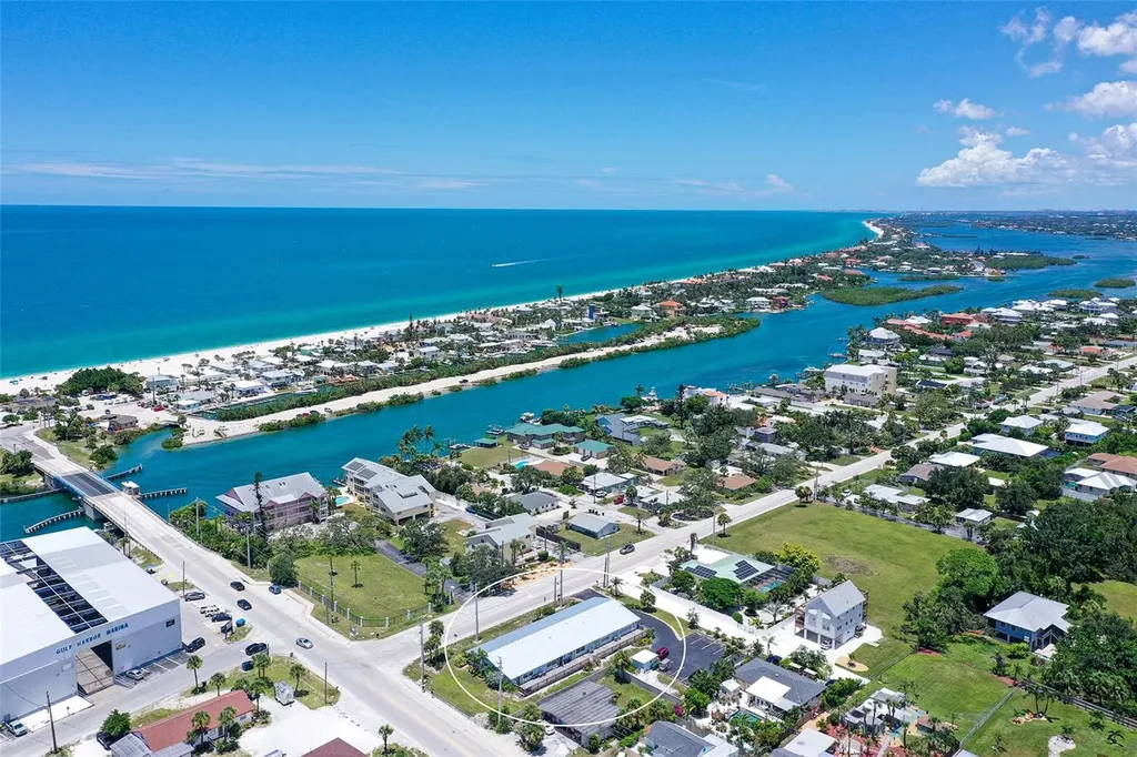100 Bayshore Road Nokomis FL 34275