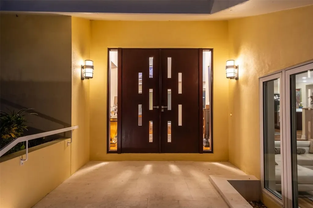 1571 Harbor Cay Lane Longboat Key FL 34228