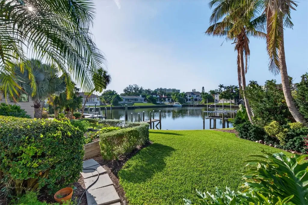 1571 Harbor Cay Lane Longboat Key FL 34228