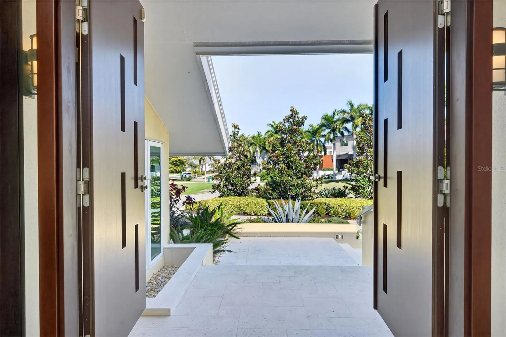 1571 Harbor Cay Lane Longboat Key FL 34228