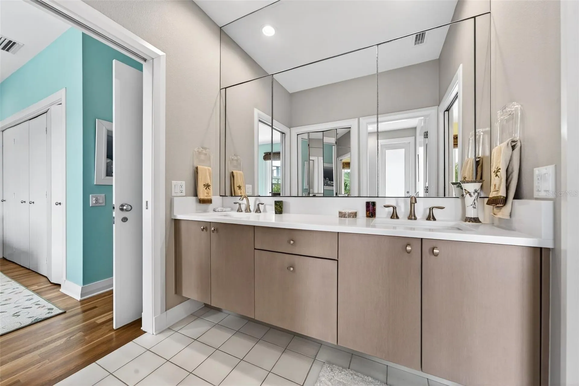 1571 Harbor Cay Lane Longboat Key FL 34228