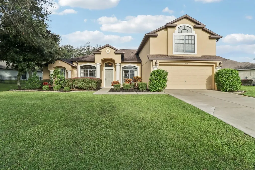 36711 Alaqua Court Eustis FL 32736