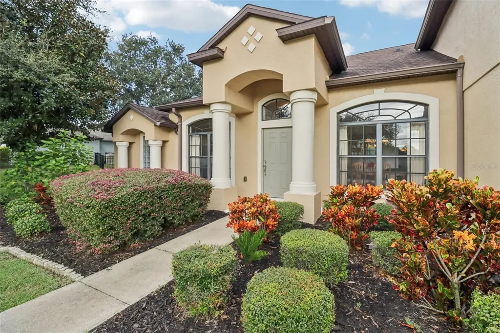 36711 Alaqua Court Eustis FL 32736