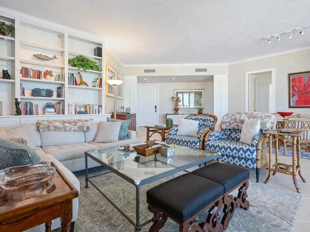 1281 Gulf Of Mexico Drive Longboat Key FL 34228