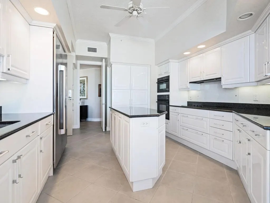 1281 Gulf Of Mexico Drive Longboat Key FL 34228
