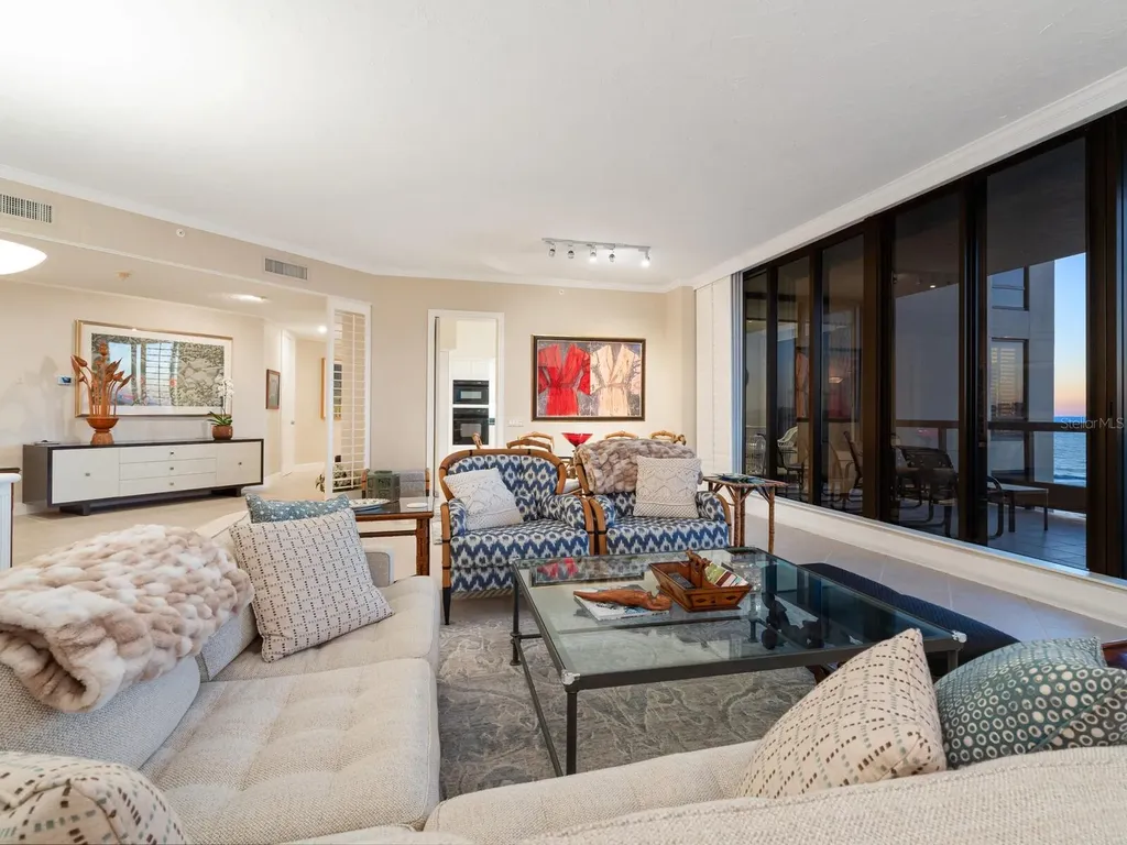 1281 Gulf Of Mexico Drive Longboat Key FL 34228