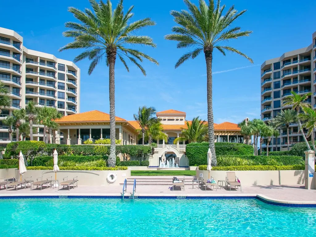 1281 Gulf Of Mexico Drive Longboat Key FL 34228