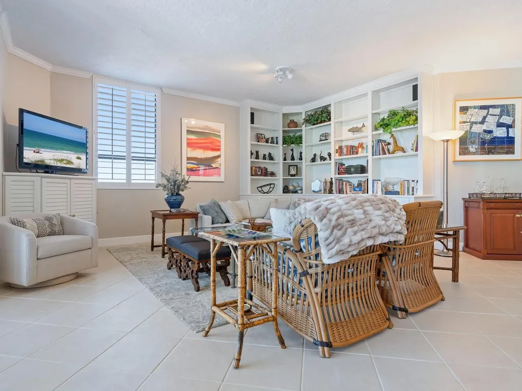 1281 Gulf Of Mexico Drive Longboat Key FL 34228