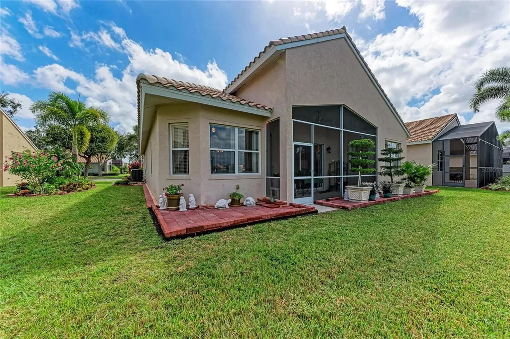 6306 42nd Street E Sarasota FL 34243