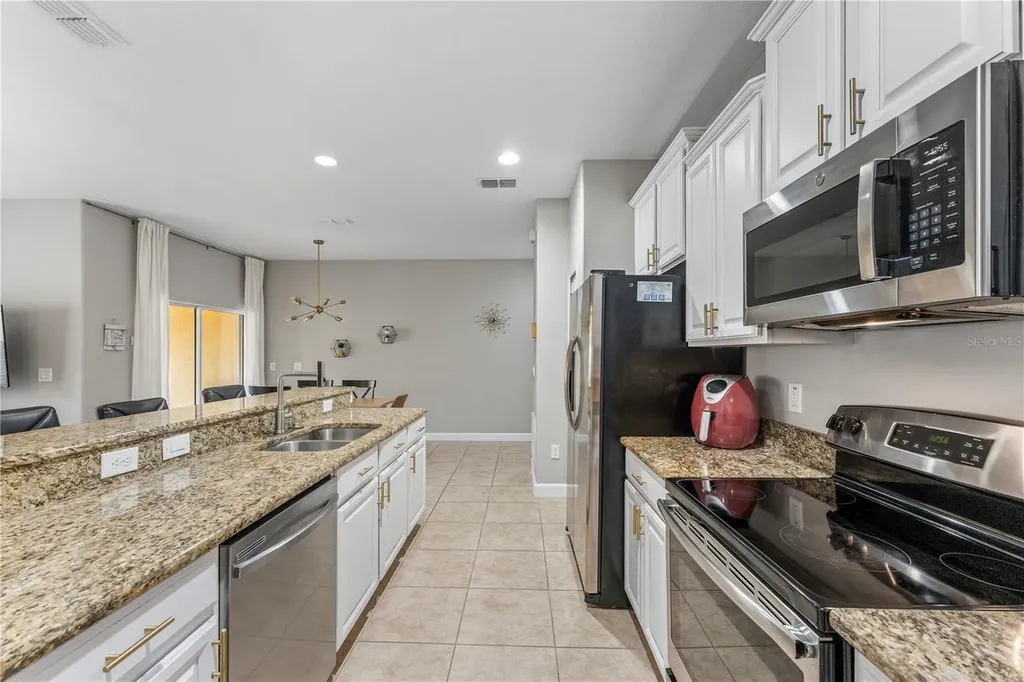 8955 Bismarck Palm Road Kissimmee FL 34747
