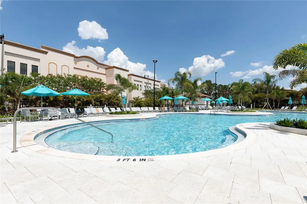 5025 Shoreway Loop Orlando FL 32819