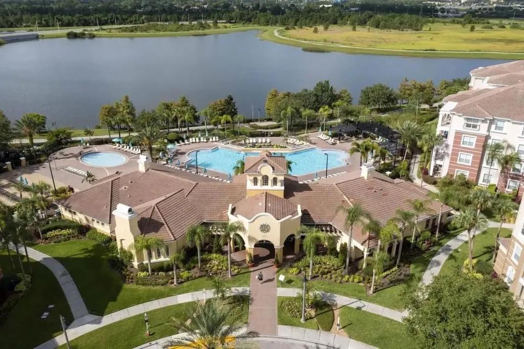 5025 Shoreway Loop Orlando FL 32819