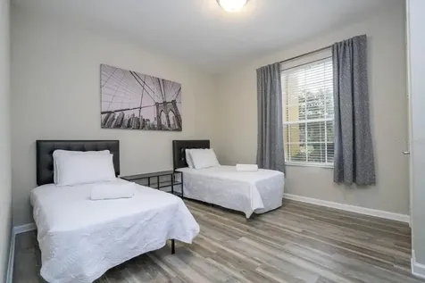 5025 Shoreway Loop Orlando FL 32819