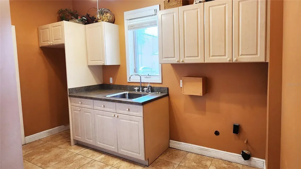 1962 Freedom Drive Clearwater FL 33755