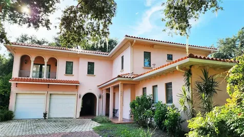 1962 Freedom Drive Clearwater FL 33755