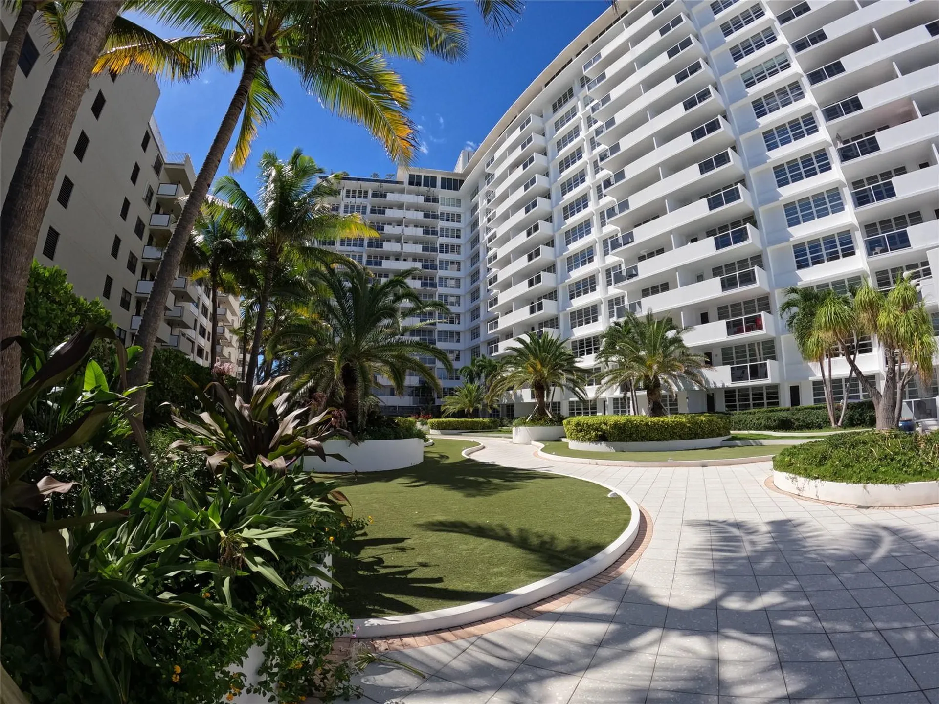 100 Lincoln Road Miami Beach FL 33139