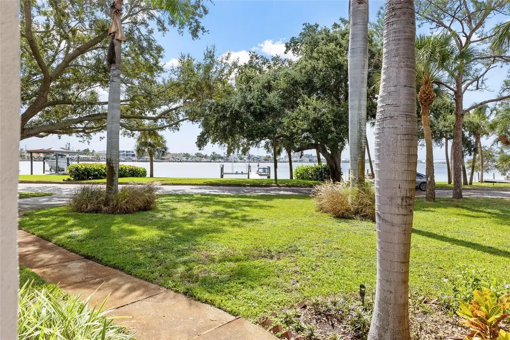 311 Sunset Drive N St Petersburg FL 33710