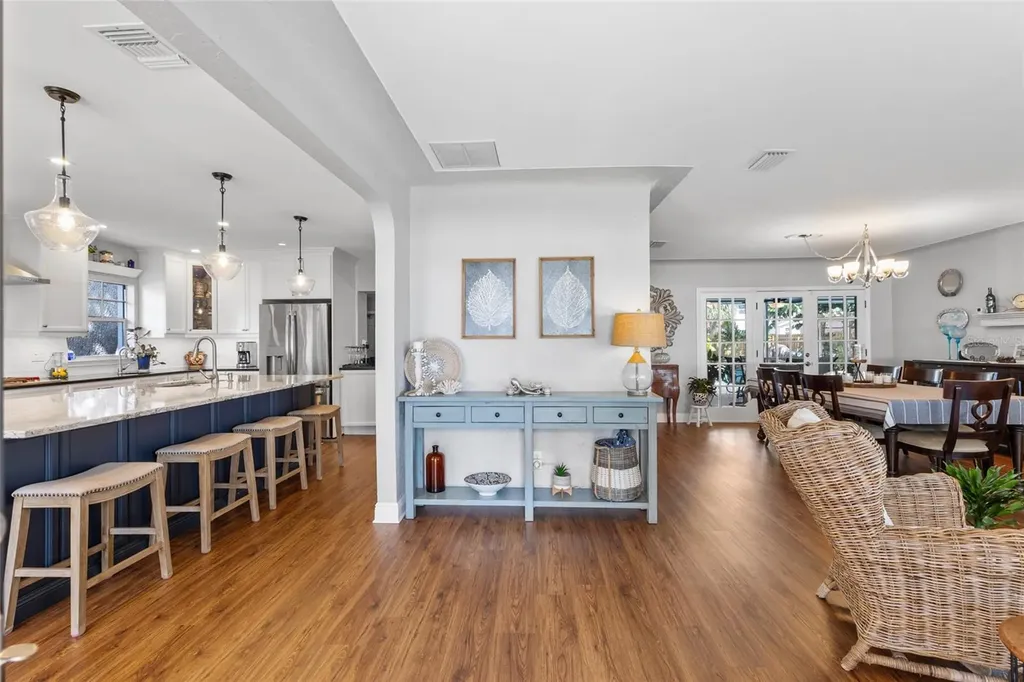 311 Sunset Drive N St Petersburg FL 33710