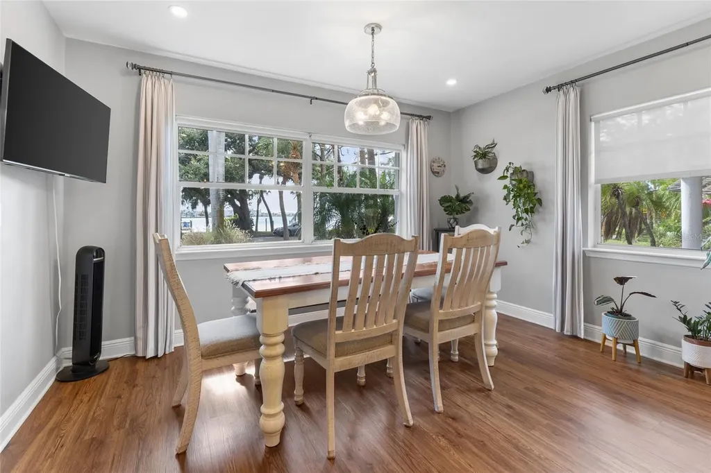 311 Sunset Drive N St Petersburg FL 33710