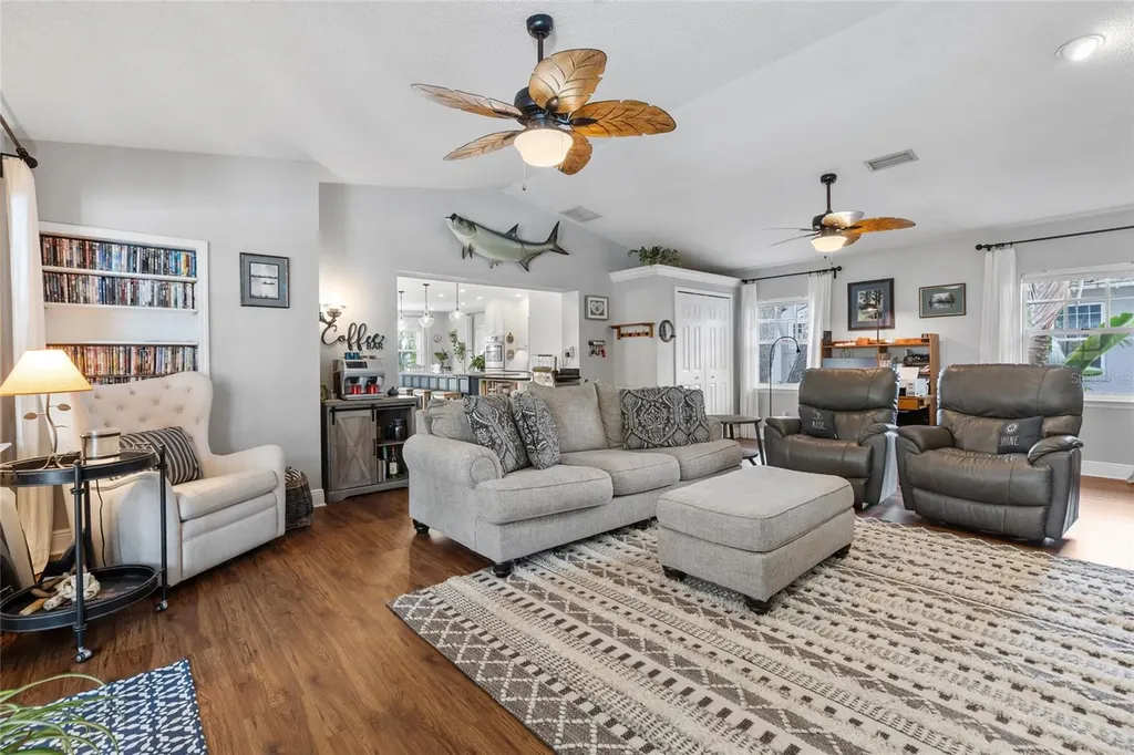 311 Sunset Drive N St Petersburg FL 33710