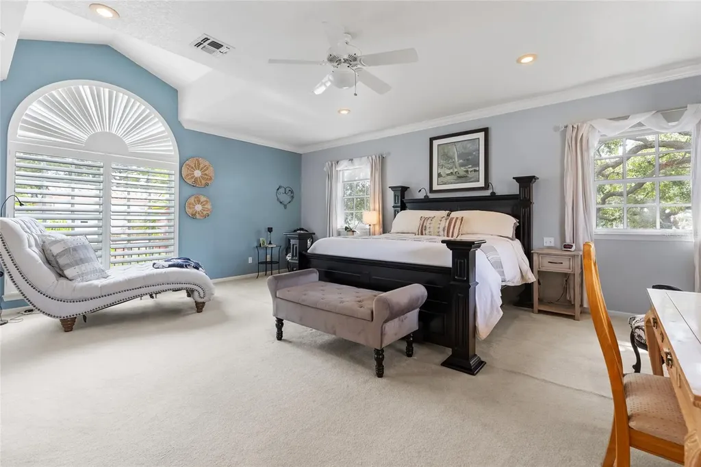 311 Sunset Drive N St Petersburg FL 33710