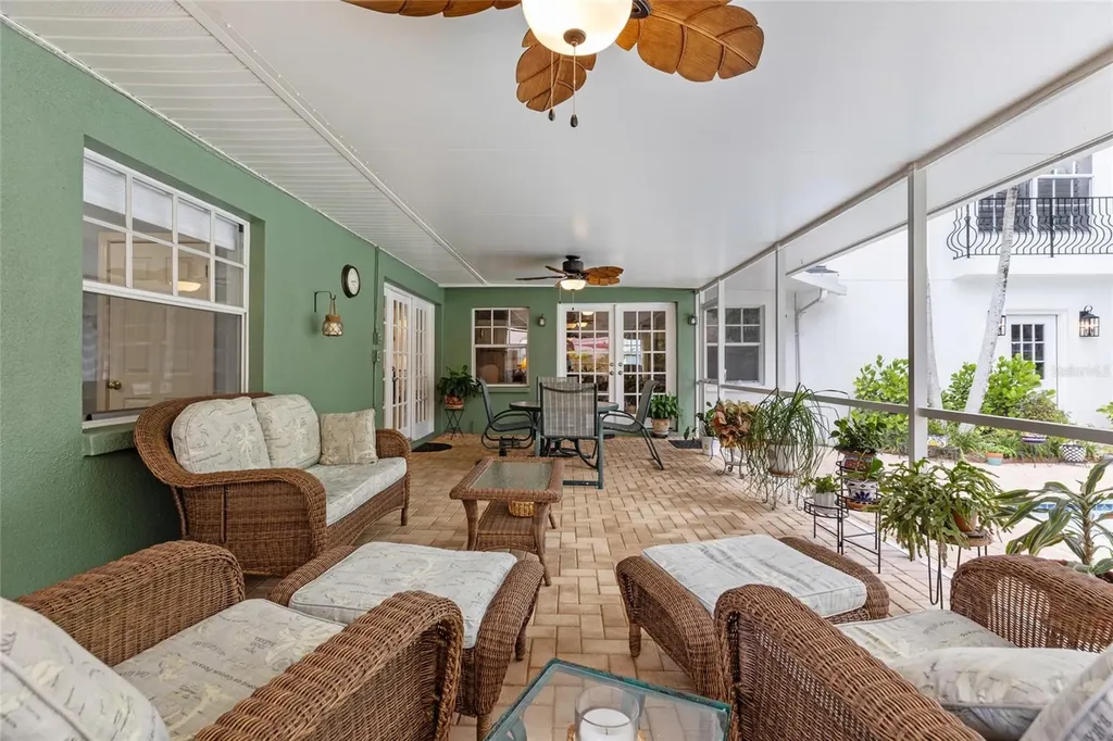311 Sunset Drive N St Petersburg FL 33710