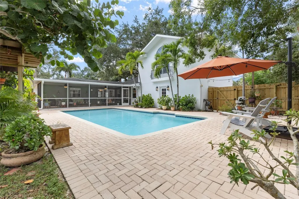 311 Sunset Drive N St Petersburg FL 33710