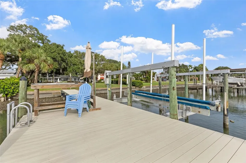 311 Sunset Drive N St Petersburg FL 33710