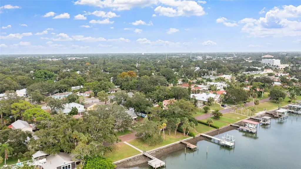 311 Sunset Drive N St Petersburg FL 33710