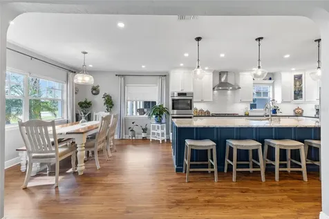 311 Sunset Drive N St Petersburg FL 33710