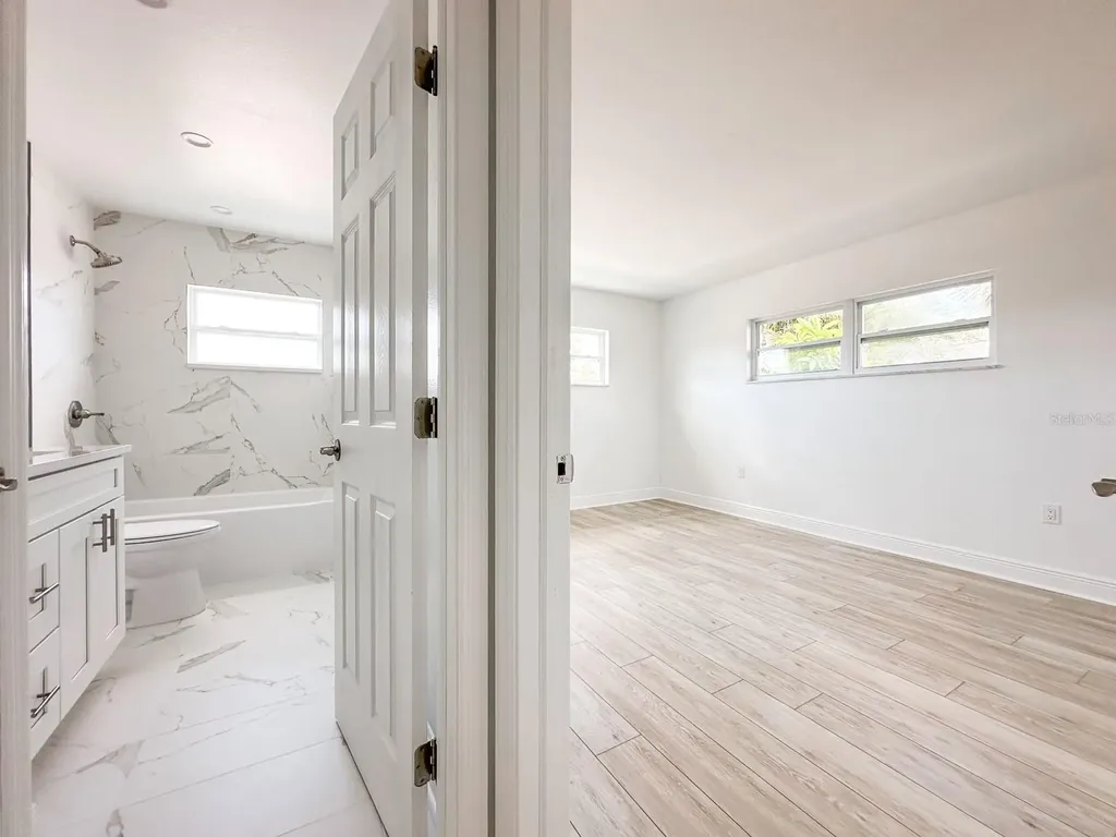 11295 1st Street E Treasure Island FL 33706