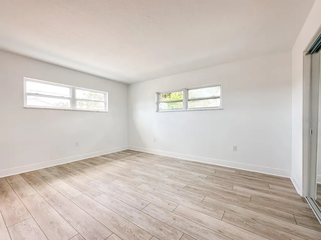 11295 1st Street E Treasure Island FL 33706